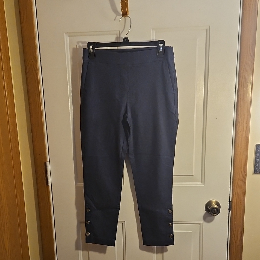 Roz & Ali Dark Blue Cropped Pants with Button Details